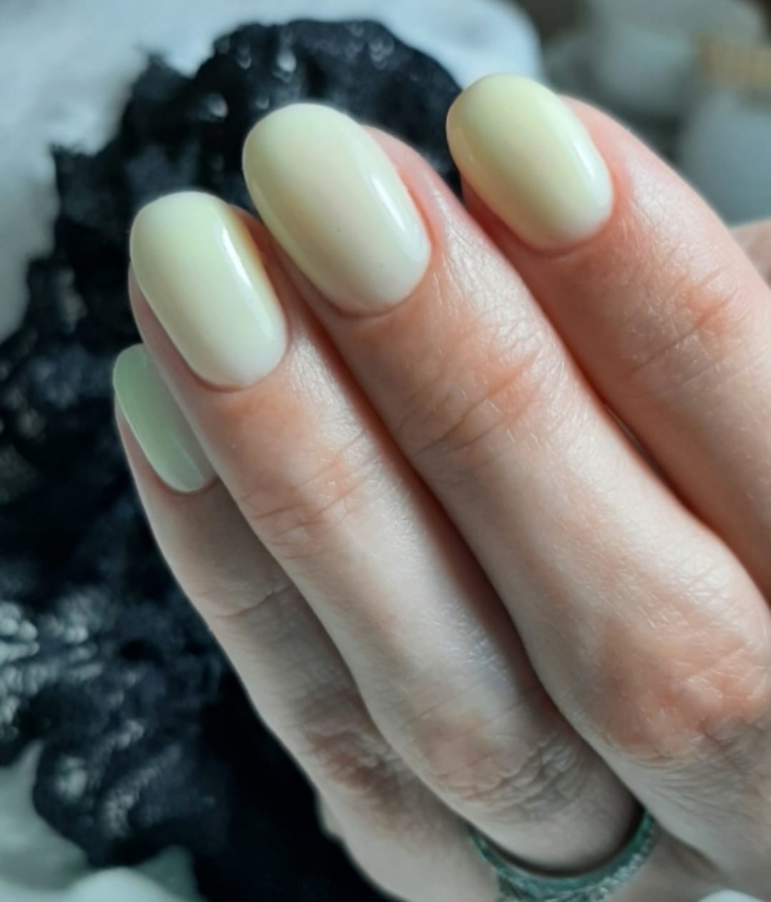 Creamy almond manicure